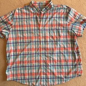 Vineyard Vines OTG Performance Men’s short sleeve shirt.
